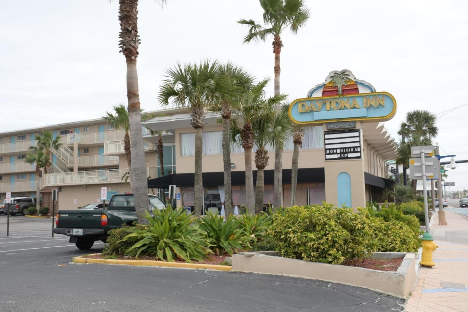 Ocean Breeze - Direct Ocean Front-Pool Is Open Lägenhet Daytona Beach Exteriör bild