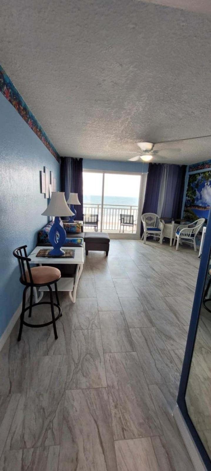Ocean Breeze - Direct Ocean Front-Pool Is Open Lägenhet Daytona Beach Exteriör bild