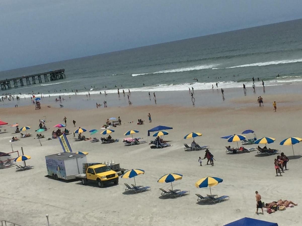 Ocean Breeze - Direct Ocean Front-Pool Is Open Lägenhet Daytona Beach Exteriör bild