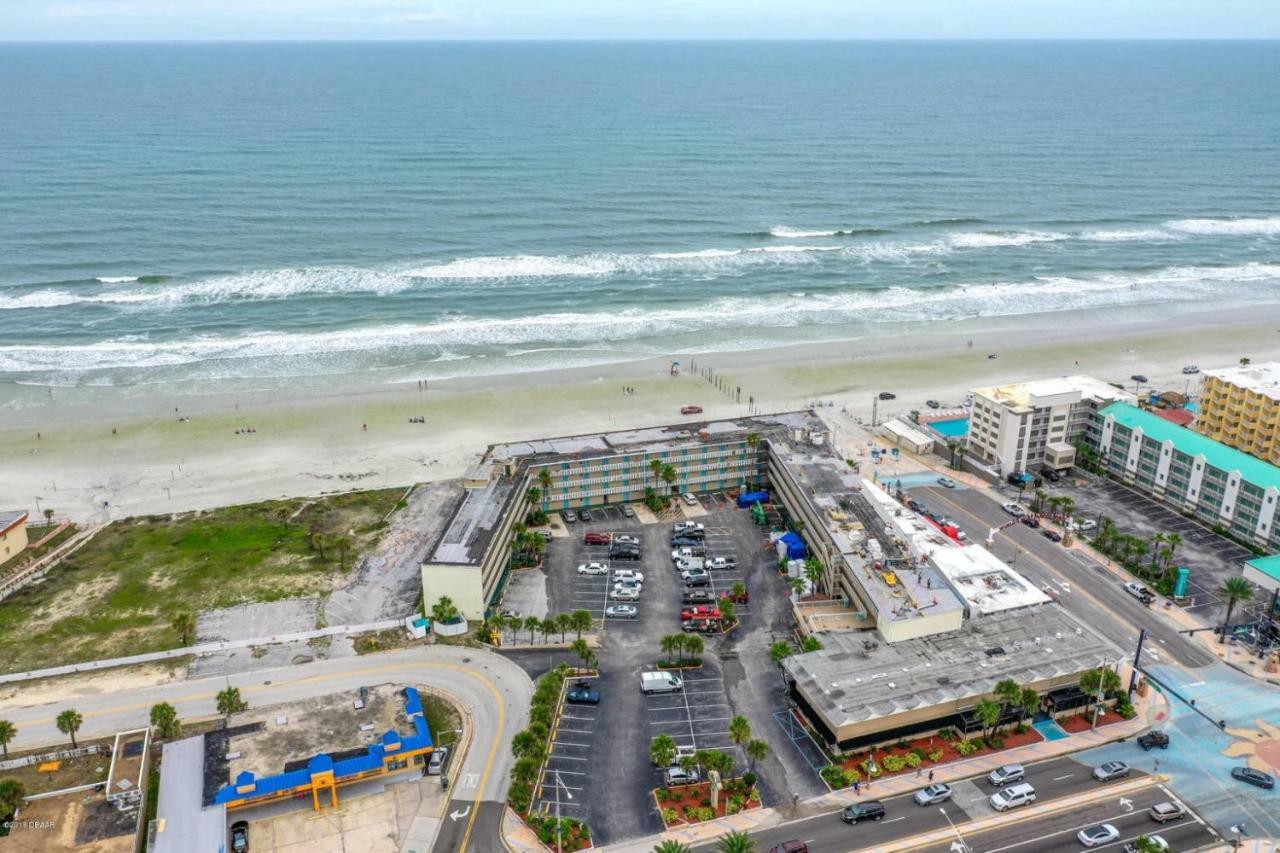 Ocean Breeze - Direct Ocean Front-Pool Is Open Lägenhet Daytona Beach Exteriör bild